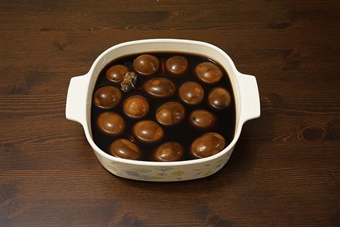 Urine-soaked chinese eggs